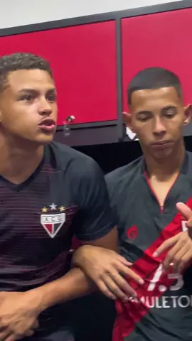 Bryan Antunnes, jogador da minha equipe sub-17 falou assim, na preleção antes do título. Emocionante!🇹🇹🔥🥺 #DRAGAO #fy 