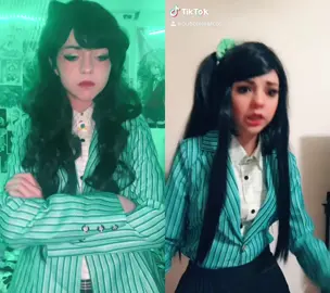 #duet with @stardustcos I was gonna go full acting like the right but it takes so much energy out of me #heatherduke #heathers #musical #movie #heathersthemusical  #heathersmovie #heatherscosplay #cosplay #cosplayer #makeup #broadway #broadwaycosplay #heatherdukecosplay #contacts 