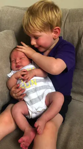 #bigbrother #newbaby #Siblings #funny #funnybaby #funnybigbrother #newborn #wordstoliveby