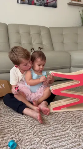 Unboxing @lovevery toys became a new favorite and exciting moment for the whole family.❤️ #lovevery #loveverygift #loveverytoys #familythings 