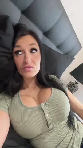 Wo ist mein …. 🤣 #rätsel #kreuzworträtsel #4wörter #duet #justmeli #tiktok #couple #couplechallenge #humor #lypsync #zweideutig #ironie 