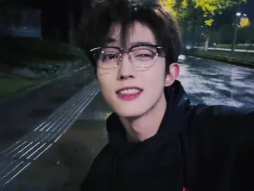 Mỗi lần thấy bất an,ngắm trai đẹp xong cảm giác yên tâm thấy lạ 🤭❤ #traicucpham #traidep #xuhuong #douyin抖音 