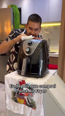 Você também é assim com a sua Airfryer?? 😂 A minha é #Mondial, e se vc ainda não tem, corre pra garantir a sua!! #cozinhafacil #donadecasa 