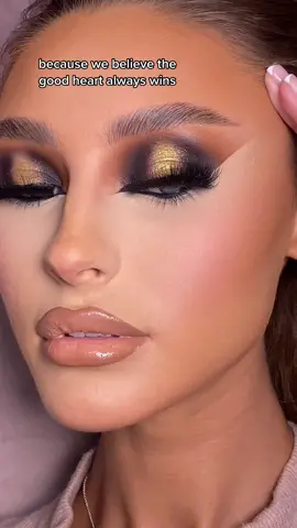 Your certainly missing out if you’ve not tried #Plouise products😶 Tell us what your fave Plouise product is👇 #makeup #makeuptutorial #eyeshadowtutorial #heavyglam #datenightmakeup #sultrymakeup 