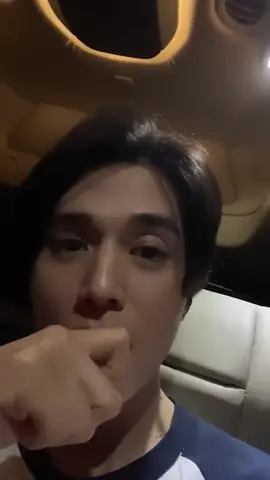 インスタフォロワー数1,000万人を記念してのインスタライブなのに、それを4万人が視聴していることに驚くドンウク氏(笑)  #イドンウク #LeeDongWook #이동욱 