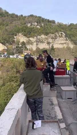 « ce n’est pas ça la faille » #pnl #sautalelastique #france 