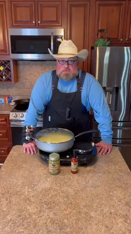 Queso Verde Recipe ! #tiktokcooks #queso #cheese #dip #Recipe #cookingtiktok #YellowstoneTV #ChevyEVSongContest #viral #foryoupage 
