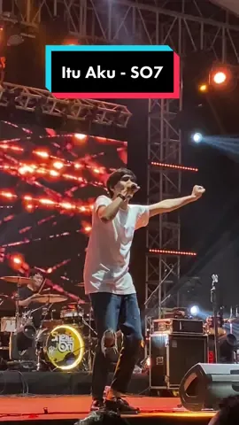 Itu aku - Duta Sheila On 7 at Padmanaba Myuzyx 2022 #sheilaon7 #dutasheilaon7 #sheilagank #padmanabamyuzyx #konserjogja @dutasheilaon7 @Eros Chandra 