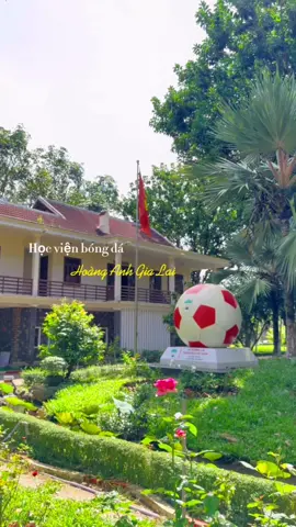 Khám phá #HọcviệnbóngđáHoàngAnhGiaLai 