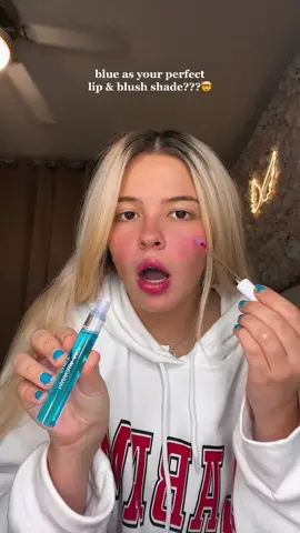 MY BRAIN CAN’T COMPREHEND THIS WHATTT🫢 #makeup #makeuptok #beauty #makeupreview #fyp #makeuphacks #makeuptips #BeautyTok #lipgloss #blush 