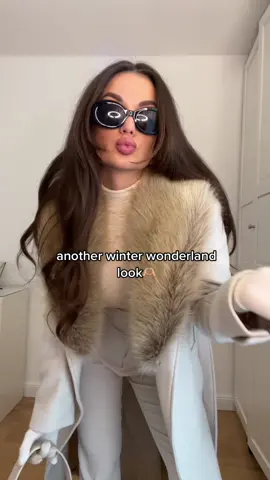 this might be my favorite winter outfit🥹🫶🏼 #winteroutfit #winterwonderlandoutfit #zaracoat #fakefurcoat #winteraesthetic #winterlooks #winterfashion 
