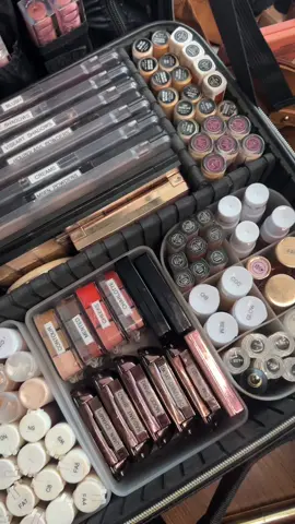 Staying organized is so helpful when working! #candycrush10 #YellowstoneTV #makeup #mua #promakeupartist #makeupartistkit #makeupkitorganization #promua #depotting #makeupartistcheck #bridalmakeupartist #makeuptipstiktok #organization #makeuporganization #bridalmakeupkit #makeupkitcondensing #makeupkithack #makeupkitcondensing 