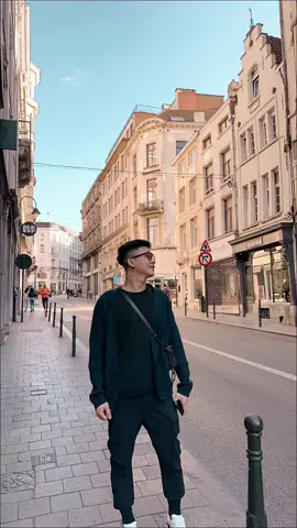 #bắtcoccontim #xuhuong2022 #belgieum  #munich2022  Thay vì đứng yên chờ hạnh phúc tới  Ta có thể chọn cách ngồi chờ đỡ mỏi chân 