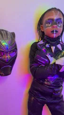 Dakota does black panther makeup @Marvel Studios @Rihanna @Marvel Entertainment  @maccosmetics #ryancoogler #blackpanther2 #blackpantherwakandaforever #makeup #makeupartist #worldsyoungestmakeupartist #princessofmakeup  