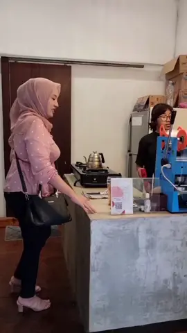 ngopi dulu yuk,, #kopianmalang #nongki #kopian #malangkuliner 