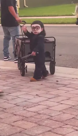 Mini Myers 😱 Cute little kid dresses up as Michael Myers for Halloween trick or treating! #cute #kid #mini #michael #myers #michaelmyers  #halloween #trickortreat #trick #or #treat #little #dress #up #dressup #ticktock #fyp #viral #video #viralvideo #funny #hilarious #wow #omg #what #lol #lmao #lmfao