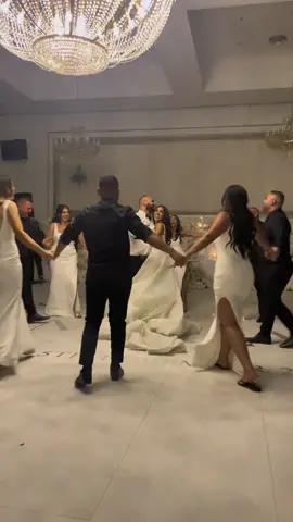 Bridal party goals 😂🤍