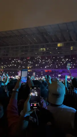 #Callaita en #TheWorldsHottestTour 🐰🇵🇪 @Bad Bunny 