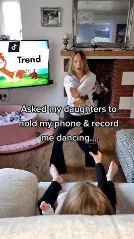 At least one appreciates my performance 😜🤣🤣 #Maverickmother #MomsofTikTok #trend #momlife #motherdaughter #momdaughter #itsajoke 