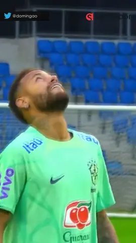 #neymar_jr'ın 35 metreden bırakılan topu kontrol edişi... | #topkontrolü #yetenekler #futbol #tiktoktürkiyem #ajansspor