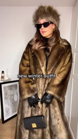 favorite new winter coat❄️ #winteroutfit #winteraesthetics #winterstyles #zaracoat #fakefur #fakefurcoat #winterwonderlandoutfit #zarahaul 