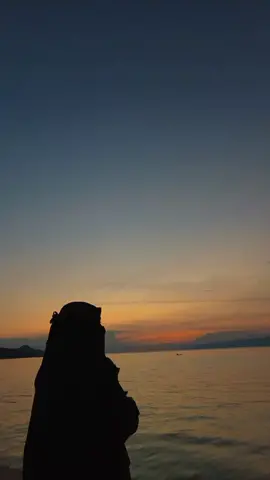Aku mau post beberapa mentahan video, silakan digunakan yah ☺️ #mentahanvideo #videomentahan #sunset #senja #muslimahhijrah #muslimahbercadar #NikmatiKenangannya 
