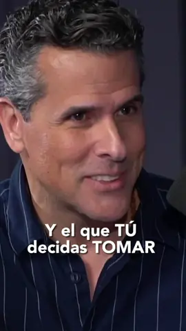 ¿De qué nos sirve sentir culpa?🤔 ¿Te ha pasado que pocas veces escuchas lo que la culpa quiere decirte cuando se hace presente? La culpa tiene mucho que decirte…😱 @NildaChiaraviglio nos explica cómo sentir culpa puede ser de gran ayuda si aprendes a escucharla.😃👏🏻 Link del episodio en la bío. 👆🏻 #marcoantonoregil #podcastmarcoantonioregil #nildachiaraviglio #culpa #sentirculpa #amororopio #crecimientopersonal #laculpa #saludmental 