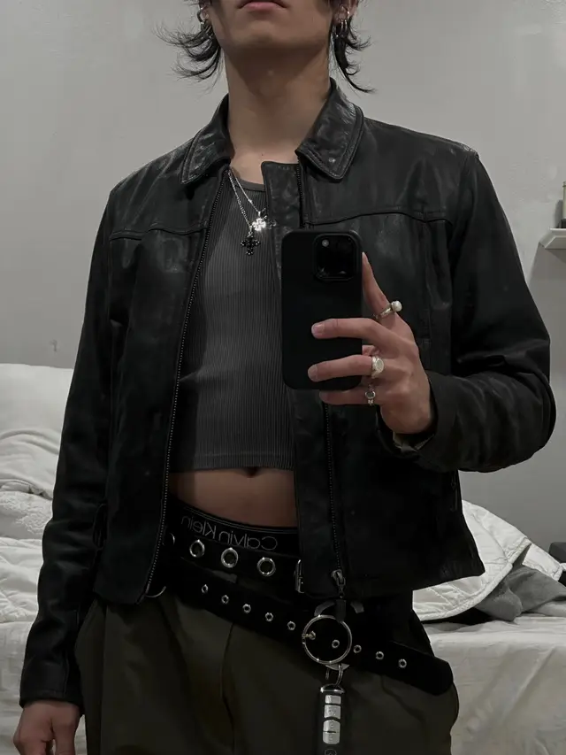 <33