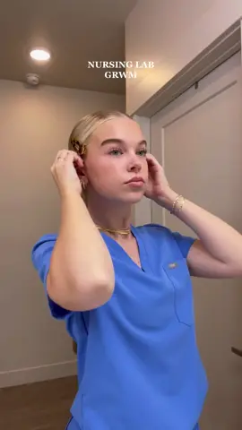 adding lip liner to the lab makeup routine 😏 today we learned how to apply wound vacs !! #nursinggrwm #nursingmakeup #nursingstudentgrwm #nursingstudent #nursingschool #girlytok #glowymakeup #fyp #utah 