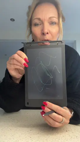 Drawing Tablet! 💗💙 love this idea 👏🏼#fy #fyp #blackfriday #cybermonday #tiktokshopmademebuyit #tablet #drawing #writing #list #lists #thingstodo #kids #scribble #pad 