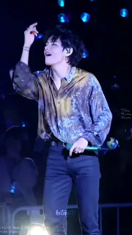 Taehyung's dancing is so satisfying😍 #kimtaehyung #bts_official_bighit #untouchable 