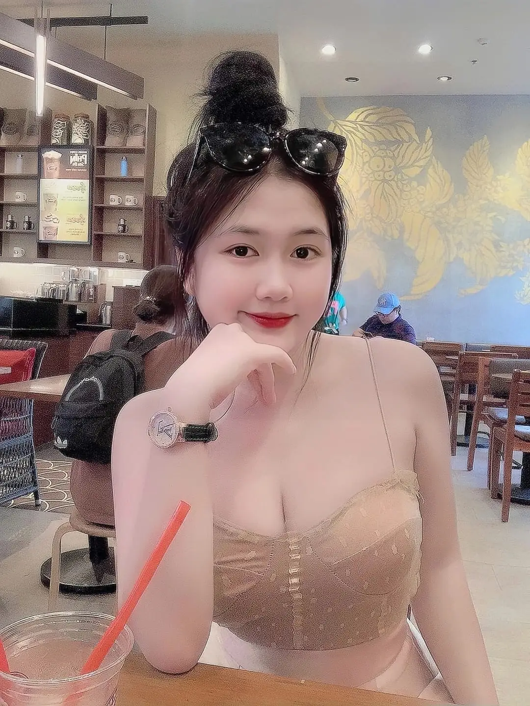 anh có còn nhớ những kỉ niệm ngày xưa không 🍑🍑#gáixinh #gái_đẹp #anhnhinthuhut 