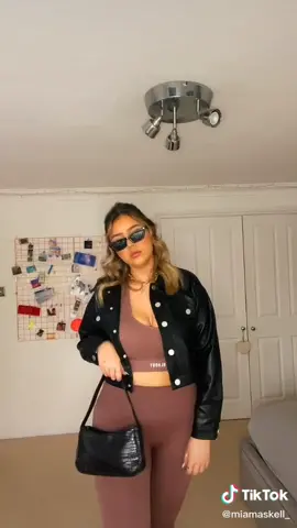 @miamaskell_ styling a chic fit for running errands looking fab 👌🏽🥰 #OOTD #gymootd #viral #fyp #smallbusinesscheck #stylingyourgymfit 