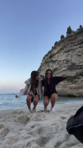 En Tropea 💫🤍✨🇮🇹 @romi_piccoli 