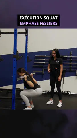Exécution du squat emphase fessiers ☝🏻 #elleite #elleitetraining #beanelleite #iamelleite #youcandomorethanyouthink #entraineurpourfemme #musculationfemme #entraineurpersonnel #pertedepoids #prisedemasse #prep #bikiniprep #GymTok #quebec #alimentationsaine