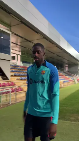 Just Dembouz walking 🚶‍♂️#fcbarcelona  #barcelona #barçaontiktok #barça #dembele #TikTokDeportes #football 