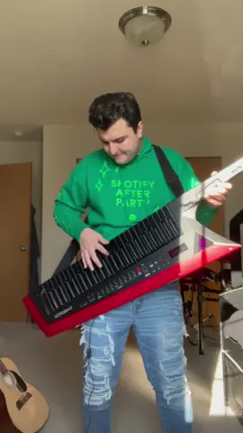 This keytar solo is for you @Taylor Swift #taylorswift 