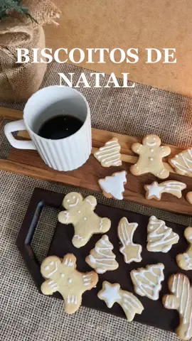 Meus biscoitos de natal 🤍  #christmas #christmas2022 #fy #fyb #natal #natal2022 #christmasdecor ##christmascookies #christmasfood #christmasdiy #biscoitosdecorados #biscoitosdenatal #minimalism #Recipe #food 