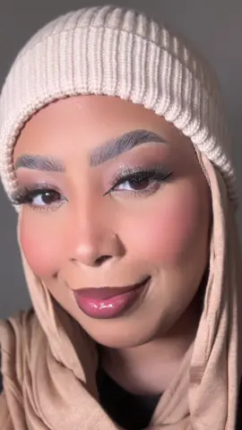 Trying “I’m cold” 🥶 makeup look❄️ love this trend💙 #fyp  #imcoldmakeup #winter 