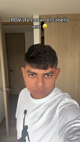 Que nombre le pondrian al corte 🤡💈 #barbero #barberia #viral #malcorte #humor #medellin 