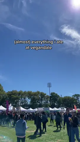 Been over a month and never posted this 😮‍💨 #vegan #vegandale #glutenfree #vegandalefestival #drafts #Vlog @smileandwaveboyyz  