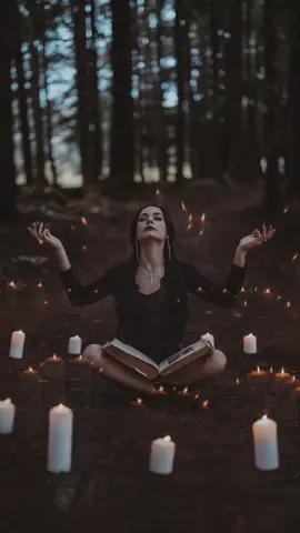 I can never get enough of witchy shoots🖤 earrings and ring from @etahlove ✨ #fantasyphotography #photoshoot #fantasy #witchyvibes #darkaesthetic #darkvibes #photography 