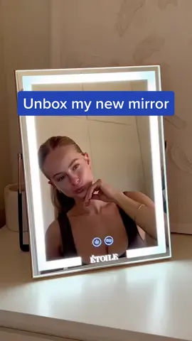 The best 💡🪞 when you’re tight on space! #makeupmirror #deskmirror #etoilecollective #beautymirror #vanitymirror 