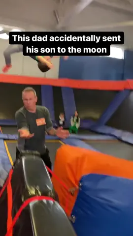 Not great reaction time here (h/t dadpack/ig) #dadfail #trampolineparkfails #shoutoutot 