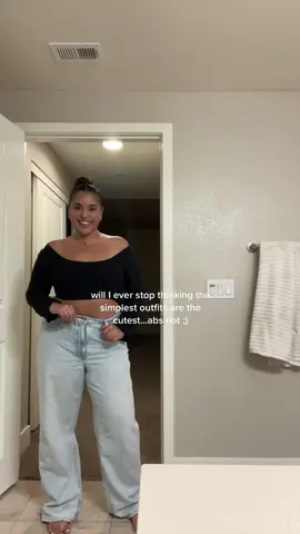 not the tote bag tan line ✨ #abercrombiejeans #abercrombie #fallhaul #bestjeansever #loosefitjeans 