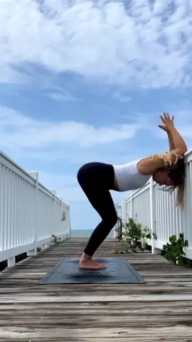 ✨ I struggle with letting things go. I obsess and I overthink. I’m a work in progress everyday. I am reminding myself that letting go is not work. Holding on is the work.✨ #lululemoncreator #yogainspiration #yogateacher #beachvibes #beachlife #travel #yogaphotography #yogastrong #nature #therapy