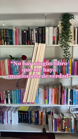 Emocionante y desgarradora historia sobre amistad, amor y nuevos comienzos❤️‍🩹✨ #VuelaLejos #KristinHannah #elbailedelasluciernagas #PenguinLibros #booktokespañol 