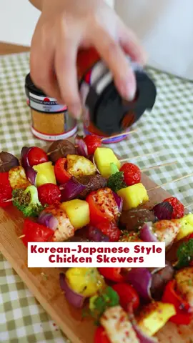 DAEBAK 😱 We found the NEW Hexa 4 in 1 spices and made Chicken Skewers! 😍🍗 🇰🇷 Daelicious Hexa Korea 4 in 1 🇯🇵 Oishii Hexa Japan 4 in 1 They have the best spices used to make both most-loved cuisines 💖 in the world including Korean BBQ 🍖, Jjamppong 🦞, Japanese Curry 🥘, Sansho Pepper 🌶 & more! Get them at the nearest grocery store now 🛒 Itadakimasu!