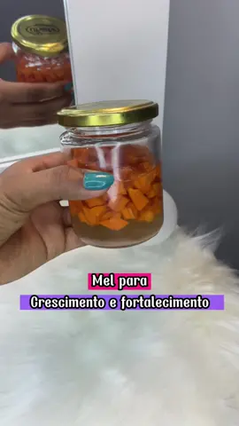 Mel de cenoura 🥕   Modo de uso: misture 1 colher de mel na máscara e passe no cabelo lavado , deixe agir por 15 minutos e enxágue !!  Você também pode fazer massagens na raiz com o cabelo seco e sujo, deixe agir por 20 minutos e lave normalmente 😘  #meldacenoura #explorar #cabelo #dicascabelos #rapunzel #crono 