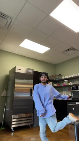 my legs hurt from walking like that #fyp #foryou #baristalife #baristaproblems #baristatok #boredatworkagain #boredatwork #coffeetiktok #coffeeshop 